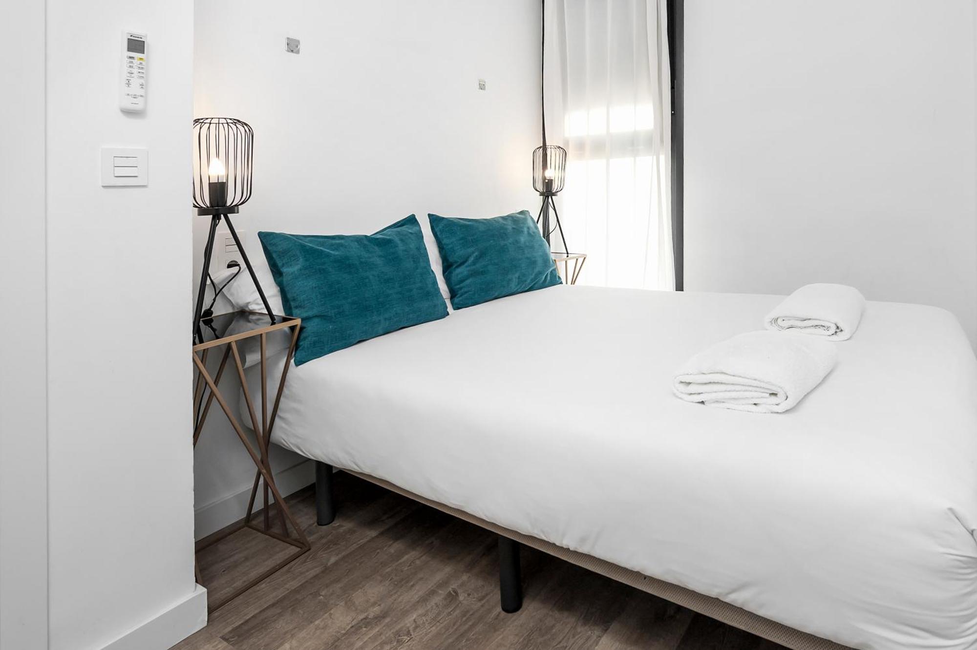 Apartamentos Isabella By Concept Flats Гранада Екстериор снимка