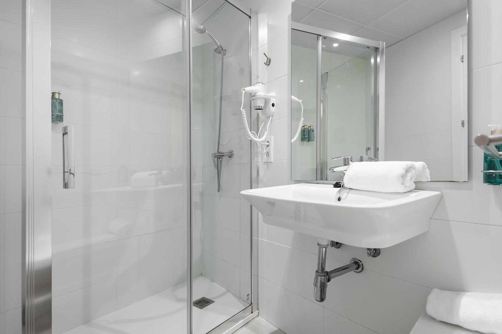 Apartamentos Isabella By Concept Flats Гранада Екстериор снимка