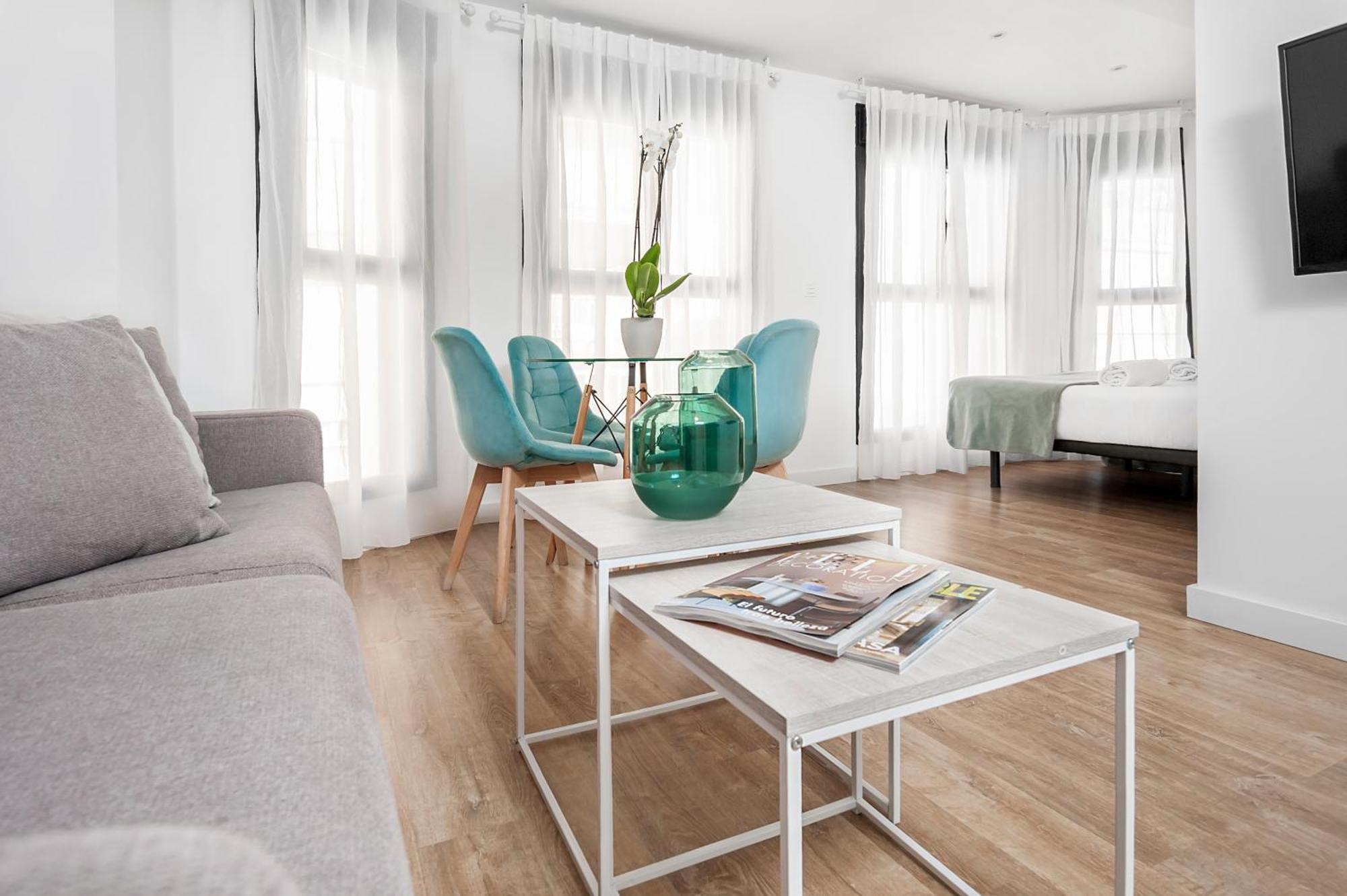 Apartamentos Isabella By Concept Flats Гранада Екстериор снимка