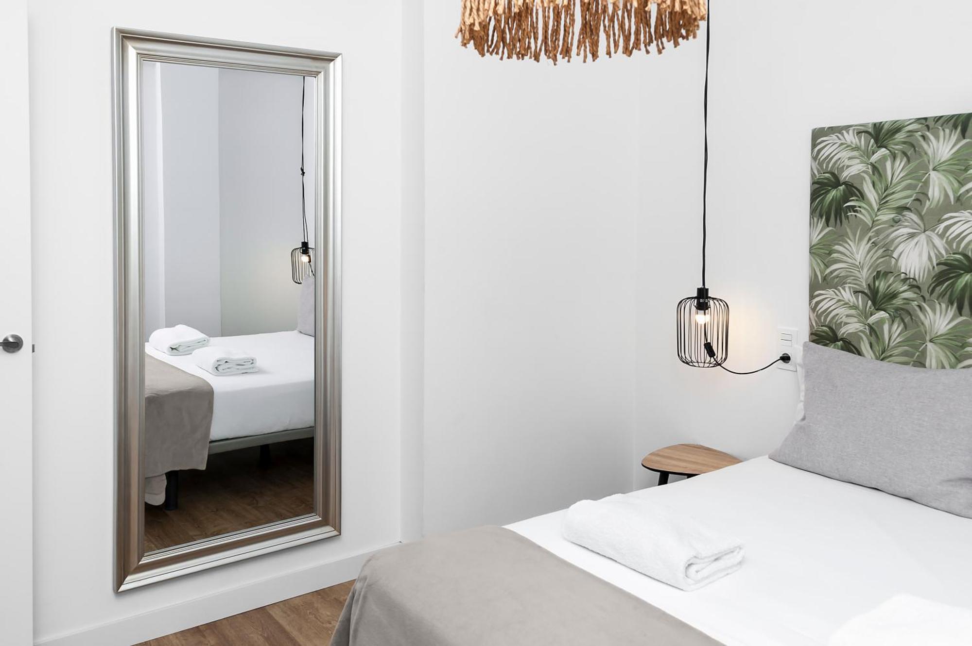Apartamentos Isabella By Concept Flats Гранада Екстериор снимка