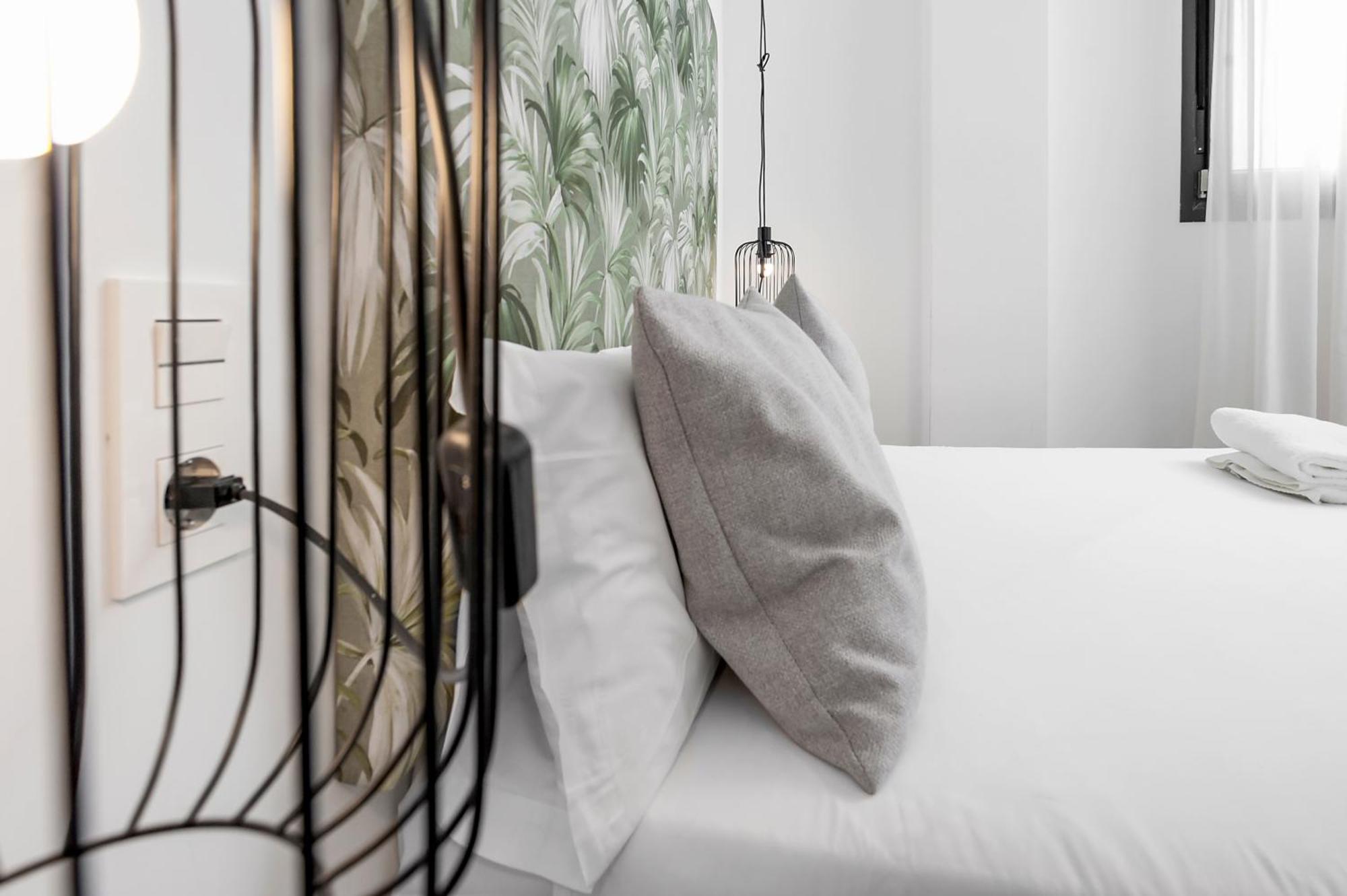 Apartamentos Isabella By Concept Flats Гранада Екстериор снимка