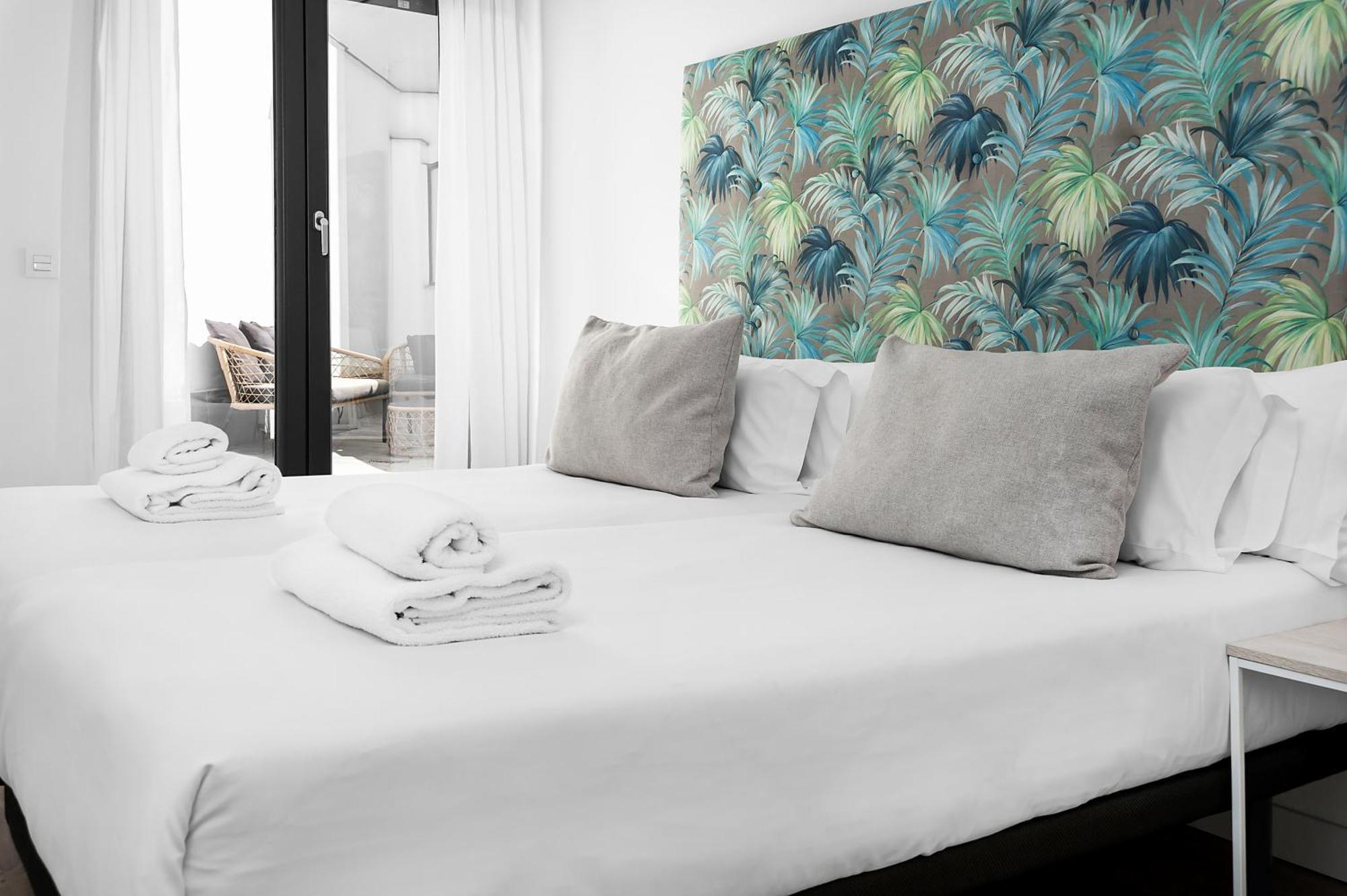 Apartamentos Isabella By Concept Flats Гранада Екстериор снимка