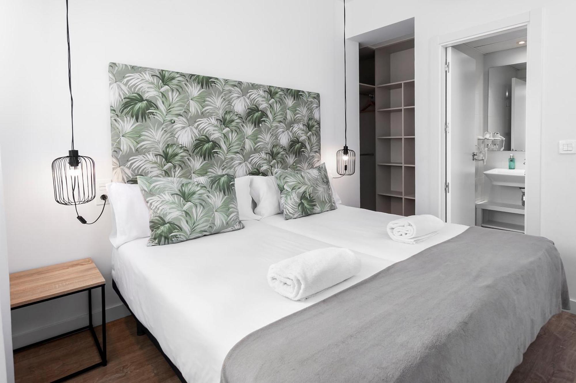 Apartamentos Isabella By Concept Flats Гранада Екстериор снимка