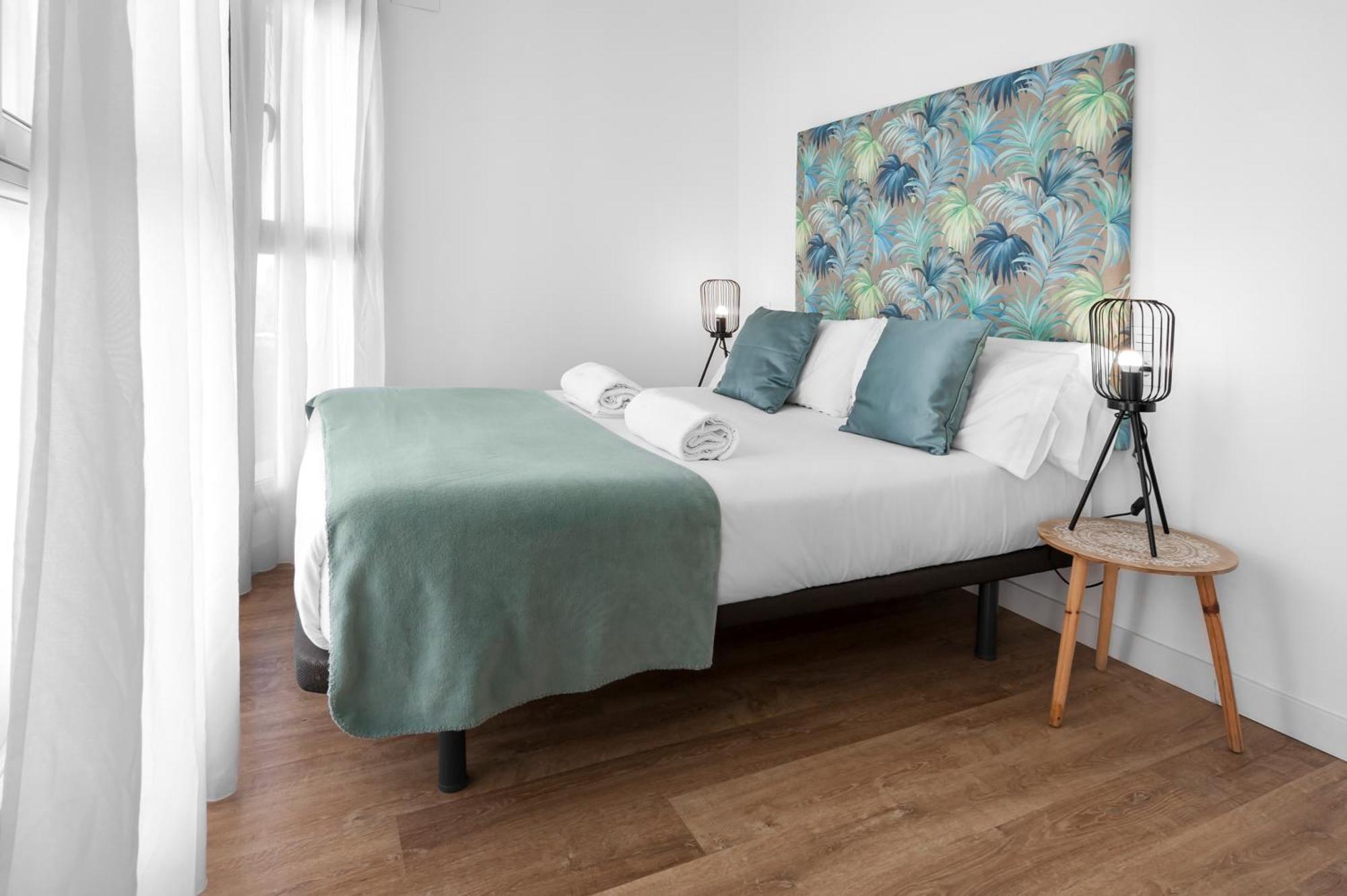 Apartamentos Isabella By Concept Flats Гранада Екстериор снимка